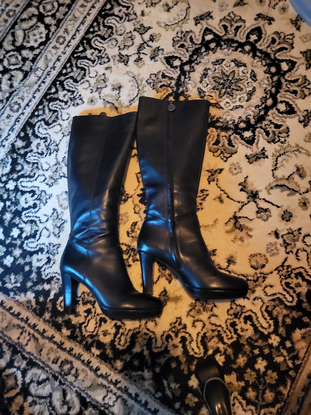 Geox Women's Black Leather Mid Heel Pump